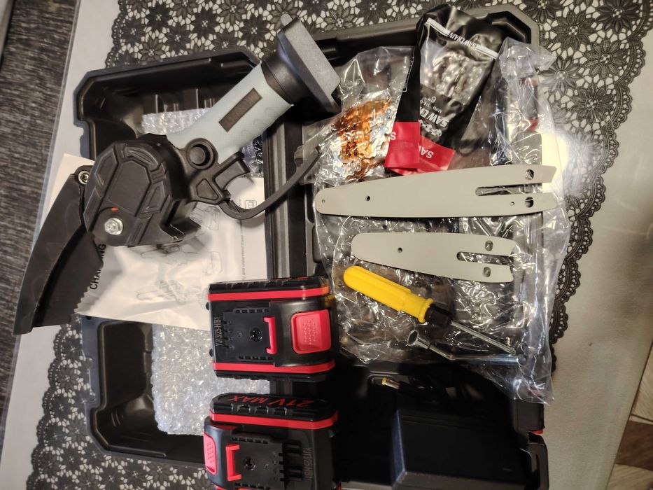 Мини верижен трион.