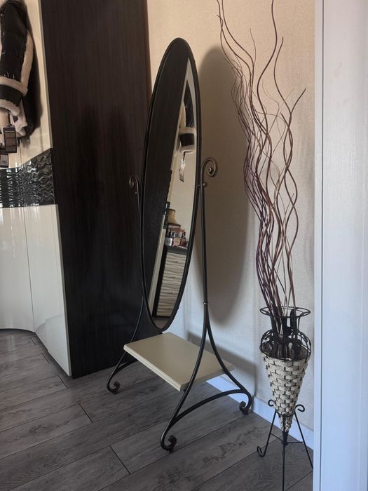 Старинное зеркало, металлическое