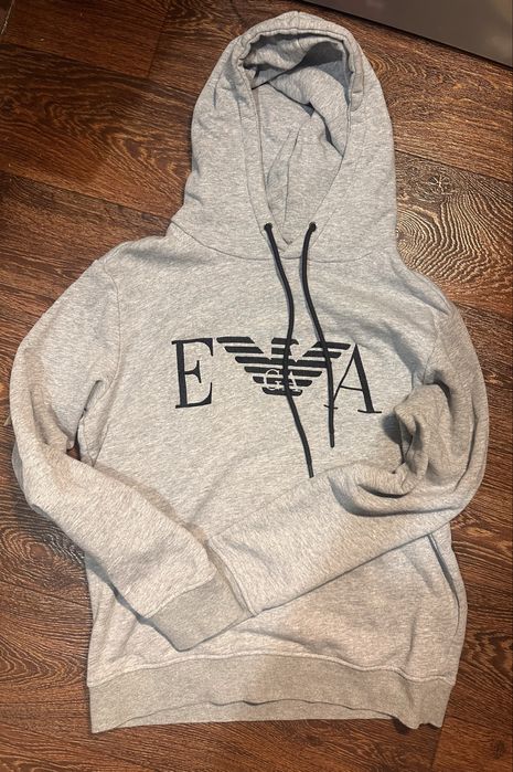 Худи Emporio Armani.