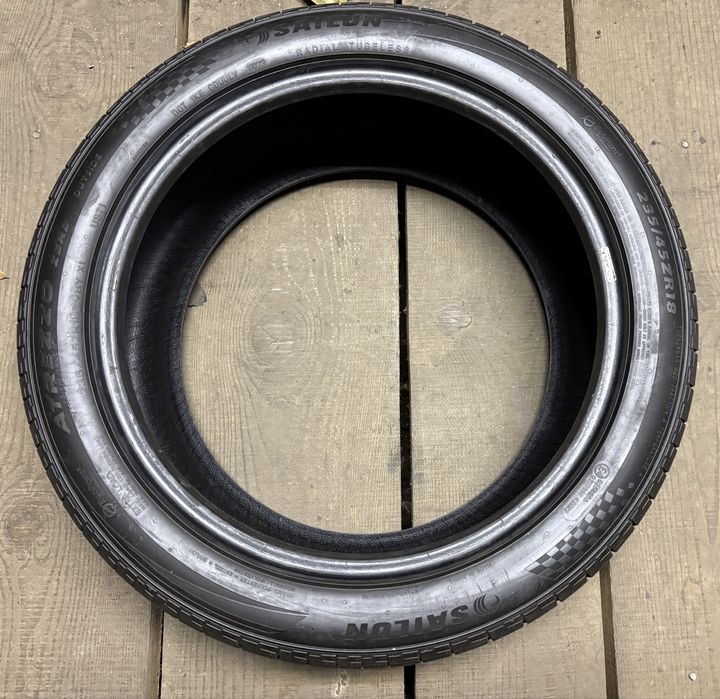 Летни гуми 235/45R18 DOT 5022 Sailun като нови letni gumi 2 броя