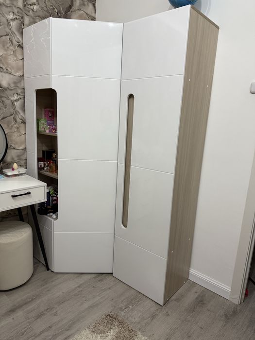 Продаю угловой шкаф +пенал «Палермо»