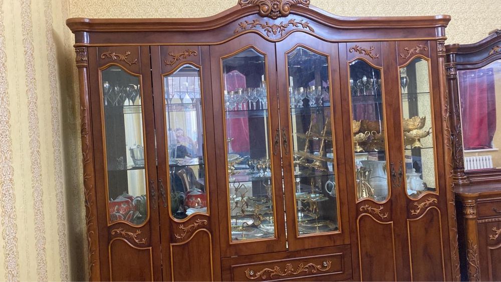 Стенка 2.70 см. Тумба с зеркалом 1.90