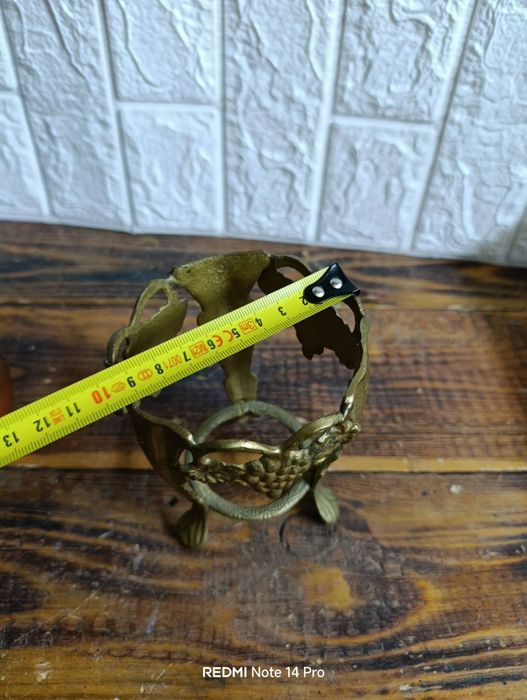 Стар бронзов плътен обков със малка делва