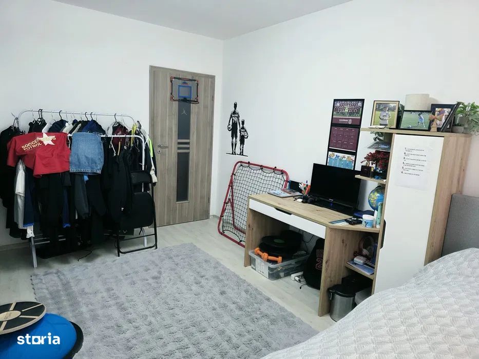 Apartament cu 3 camere, 70 mp, parcare, balcon, zona Tineretului