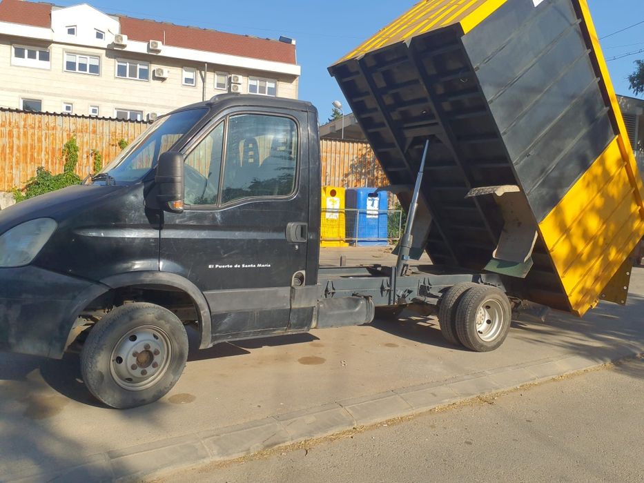 Bena basculabila iveco