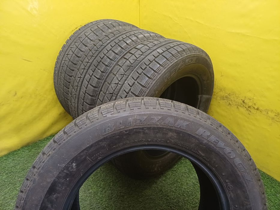 Шины 215 60 R16 BRIDGESTONE комплект