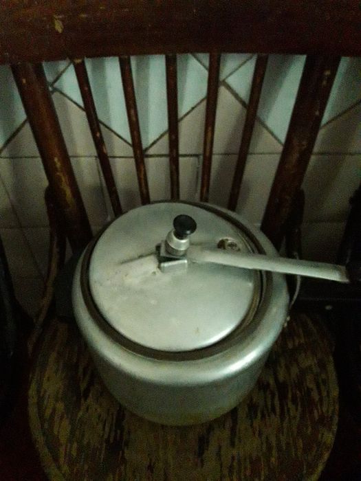 Цветок комнатный.