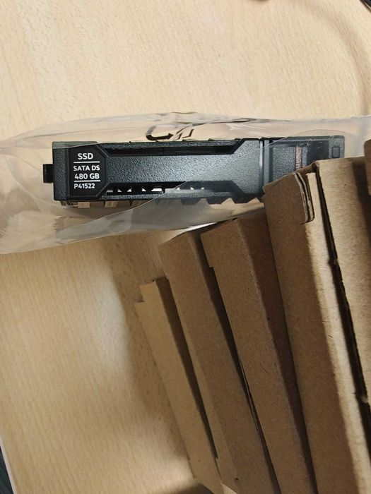 SSD HPE 480GB SATA 6G Read Intensive SFF (2.5in) P40497-B21
