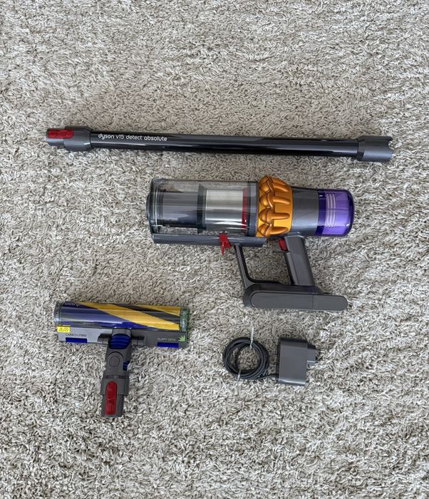 Dyson v15 nou , nefolosit , puternic , perie laser