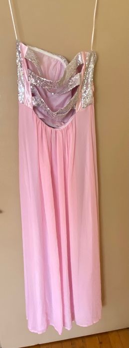 Чисто нови дамски рокли размер С