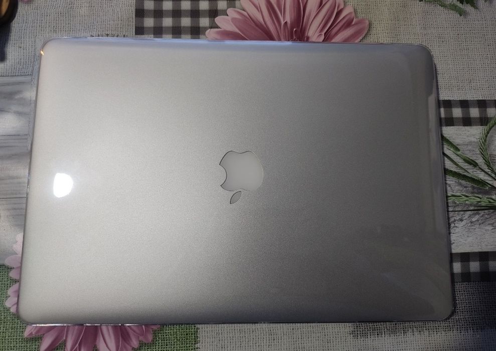 Продам Macbook pro A1398  в идеальном состоянии