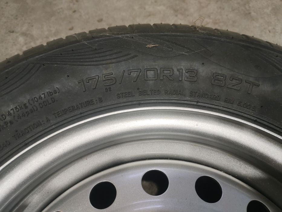 Летние шины с диском на ваз 2 шт..