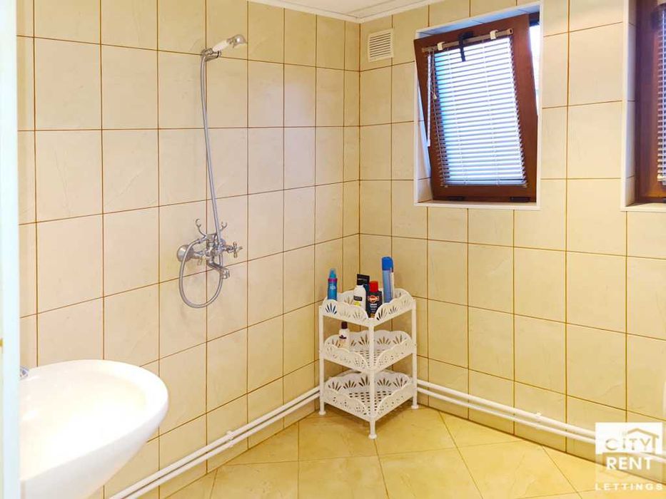 Дава се под наем Къща в с. Драгижево, Област Велико Търново - 150 кв.м за 847.62 € - Снимка #20