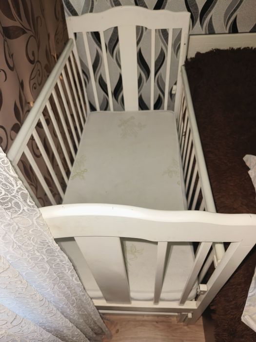 Продам детскую кроватку