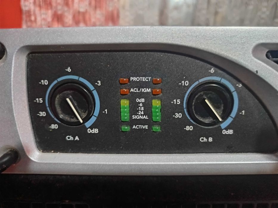 De vandzare amplificator crest audio st1500