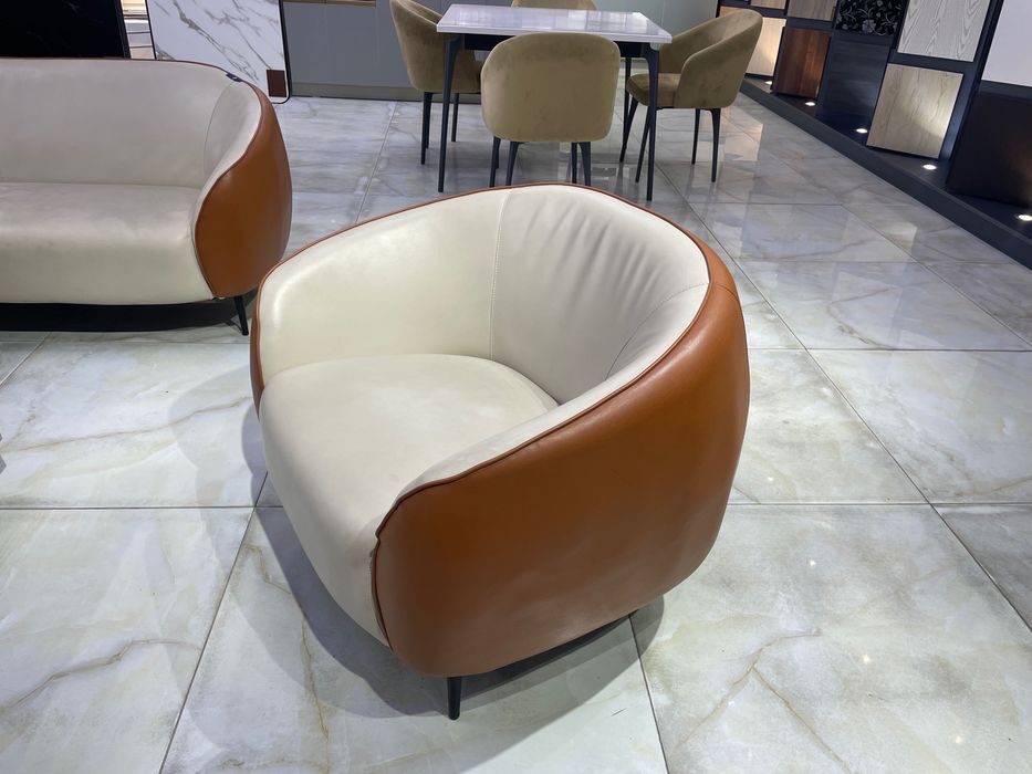 Срочно продается комплект кресло