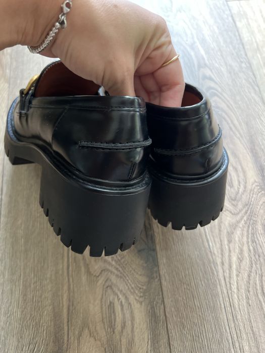 Лоферы от бренда Zara