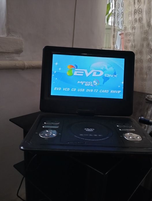 Продам мини телевизор с двд