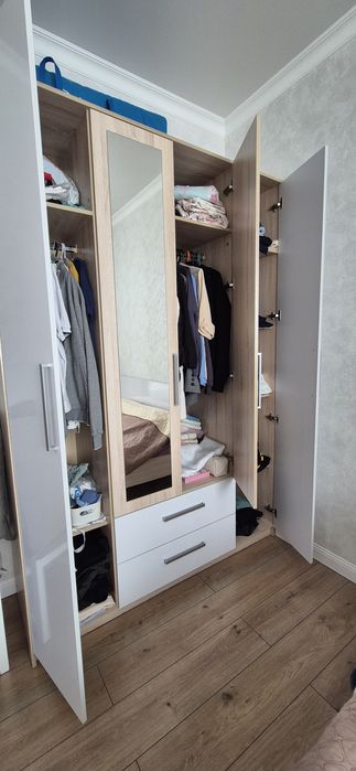 Продам спальный гарнитур