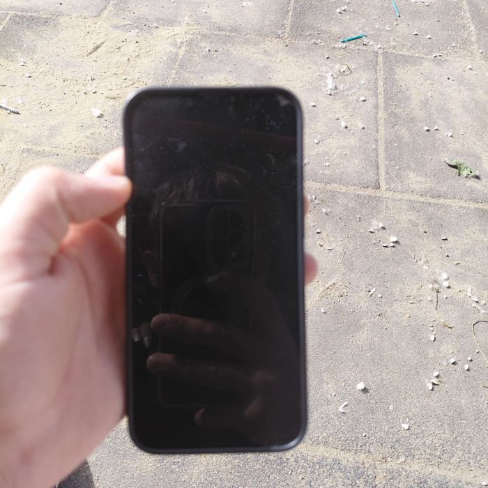 Продам айфон 13