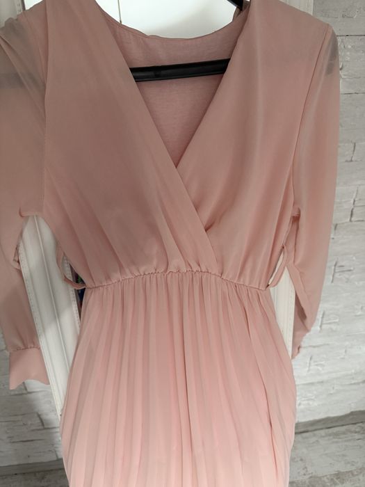 Рокля в прекрасен розов цвят