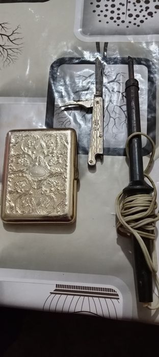 Продаётся портсигар, поялник, ножик советские.