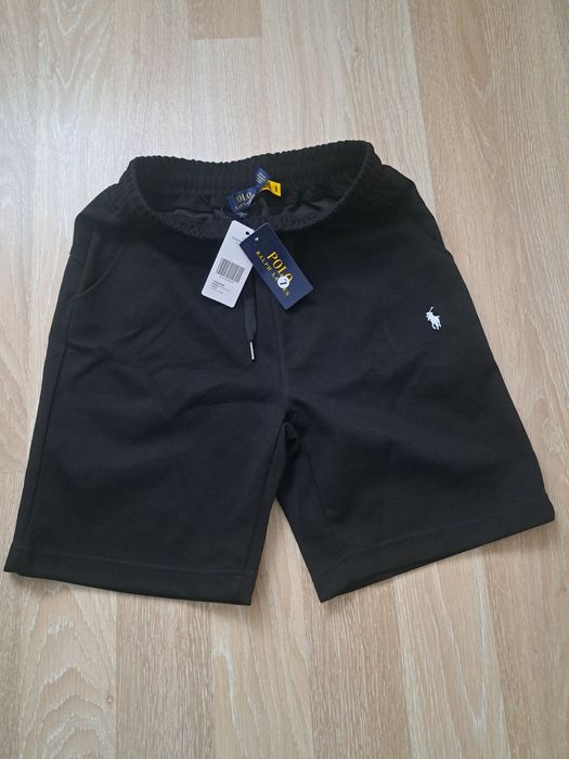 Vand pantaloni scurti