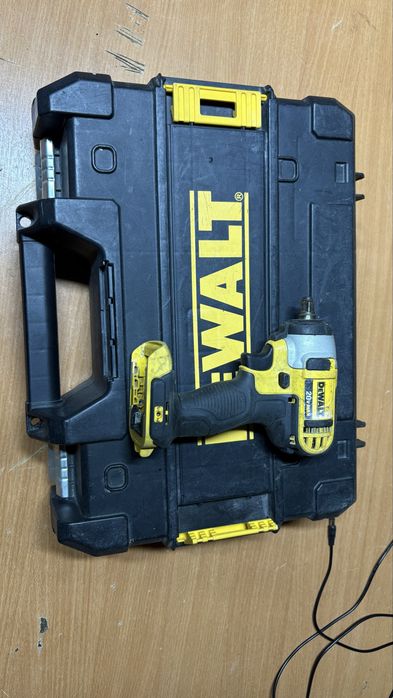 Шрупавер dewalt гайкаверт винтоверт dewalt девольт