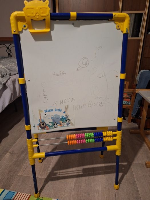 Продам мольберт за 4000