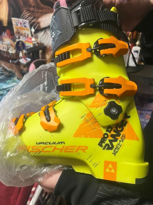 Skiuri Fischer, Clapari Fischer, Bete si Cască Fitcher