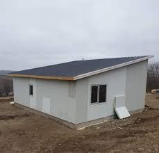 Containere modulare pe structură metalică rezistentă și invelite cu panou sandwich termoizolant,
