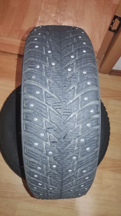 Продам шины Nokia 10p