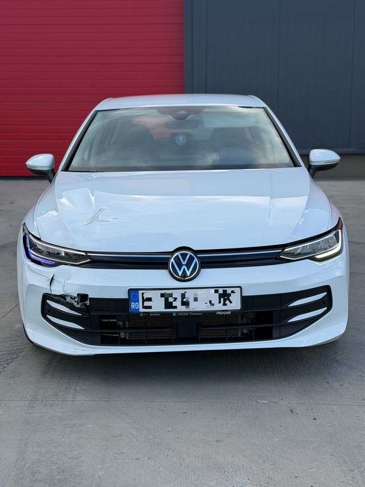 VOLKSWAGEN Golf 2025 — imagine 3