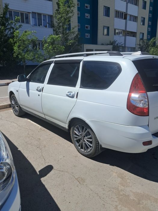Машина лада приора