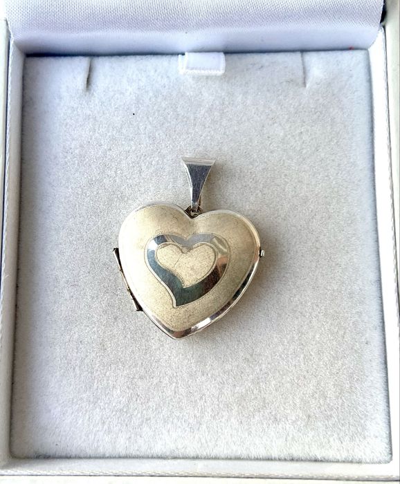 Pandantiv din argint in forma de inimioara pentru poze