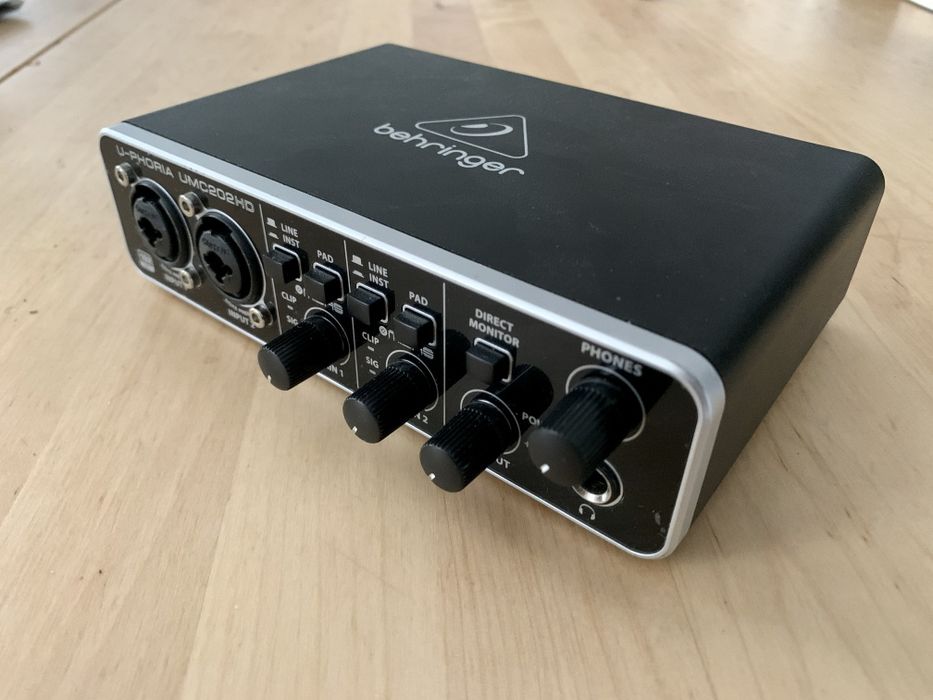 Микрофон AKG P120