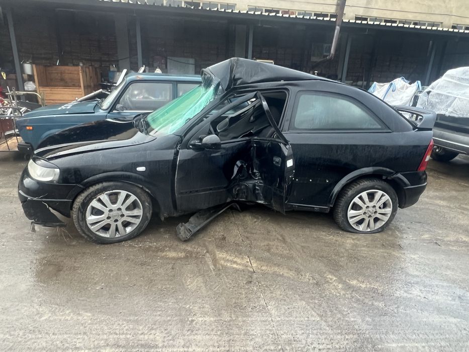 Opel Astra Bertone 2.0 НА ЧАСТИ