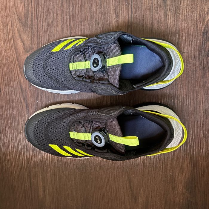 Кроссовки adidas