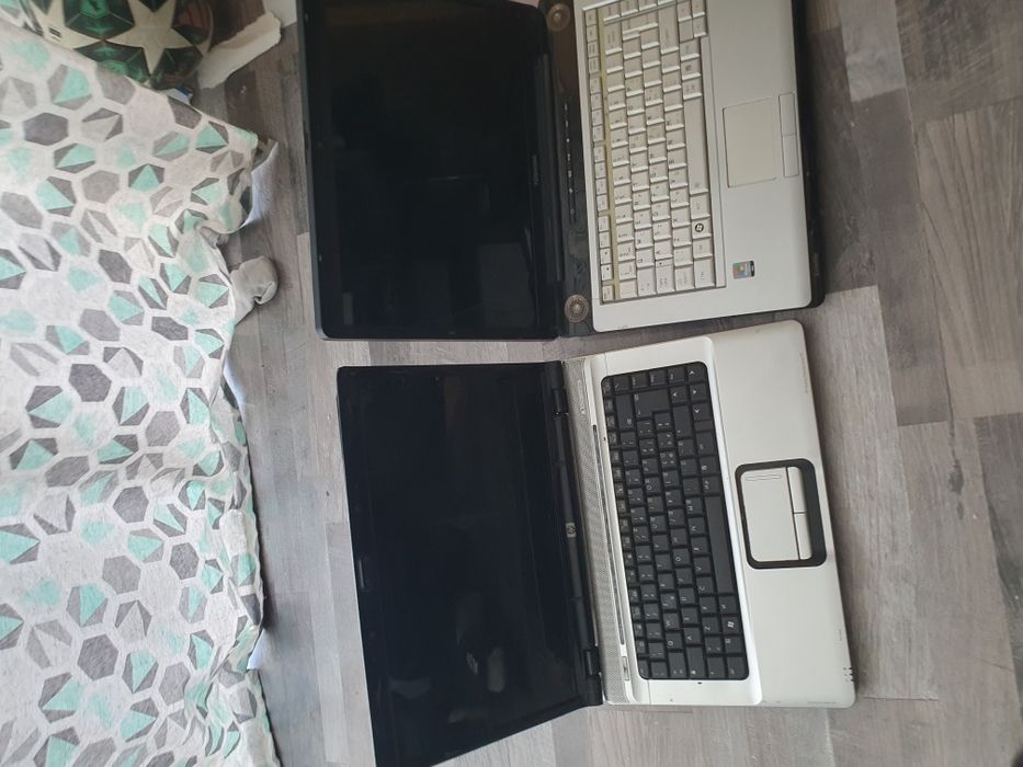 Lot de doua laptop-uri