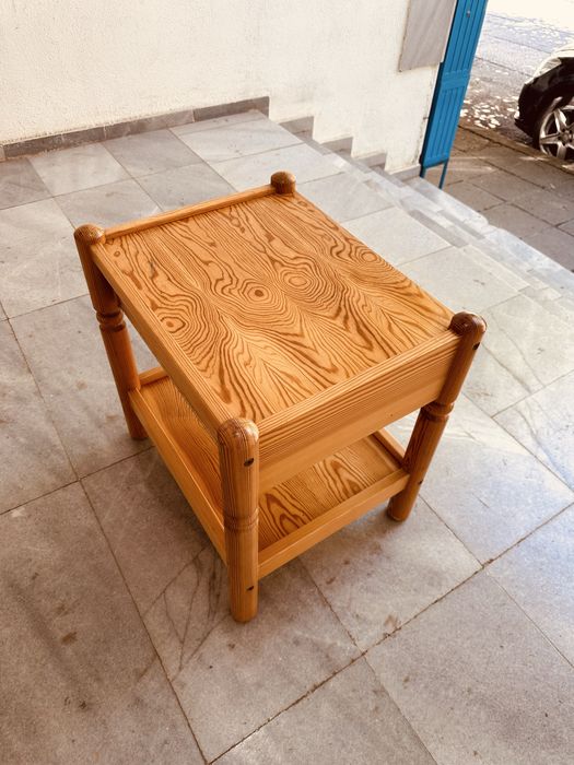 Масивно дървено шкафче с чекмедже – рустик стил