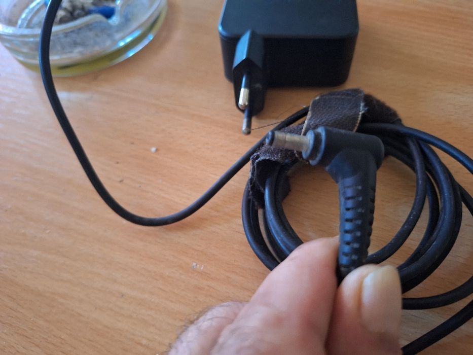 Încărcător laptop Lenovo.