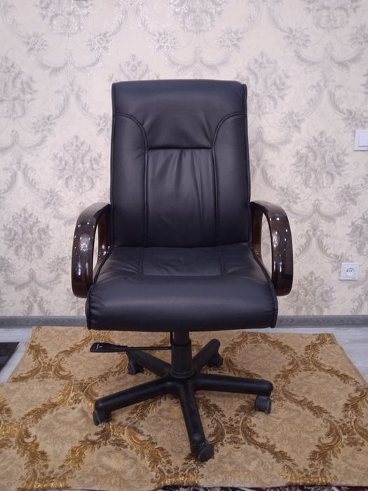 Ремонт и обивка офисных кресел. Замена механизмов, амортизаторов