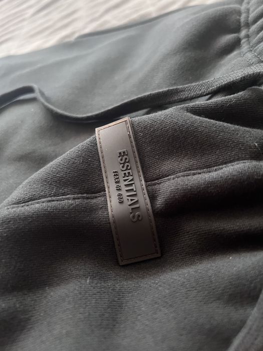 Essentials екип- BLACK