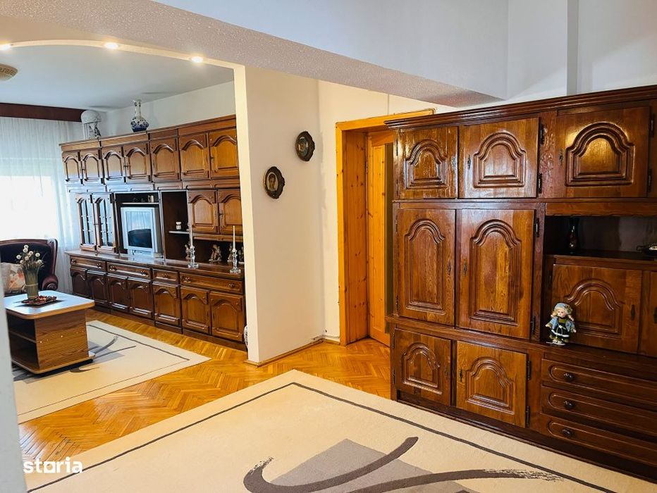 Apartament ultracentral, 3 camere, cu priveliste de vis, langa Mercur