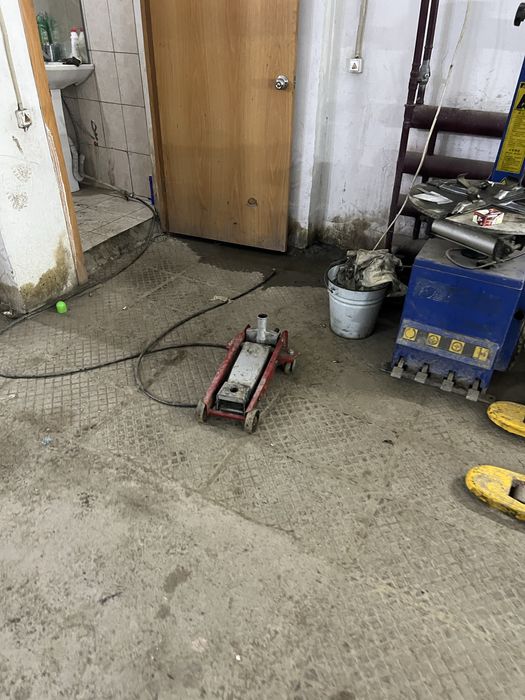 Для СТО Подьемники, комрессор, пресс и др.