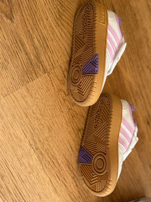 Маратонки за момиче - обувки adidas 24 номер