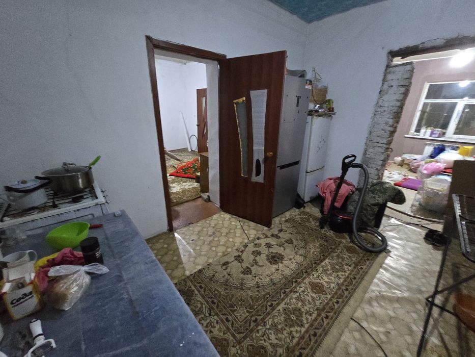 Үш бөлмелі үй жалға беріледі