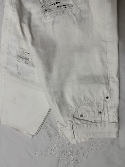 рванные белый брюки