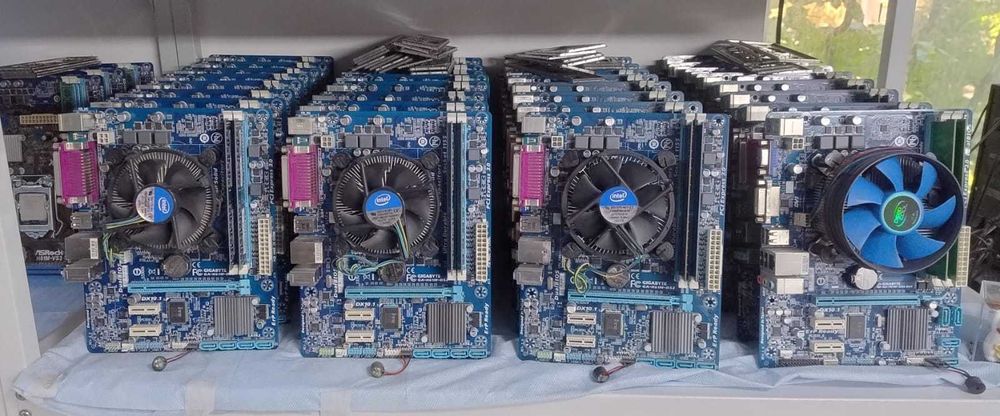комплект материнская плата H61+i3 3220+4г ддр3