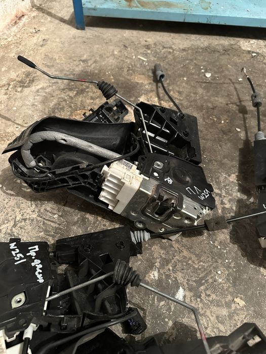 Брава/и  врата  Mercedes R class W251 Мерцедес р класа в 251